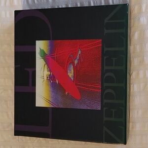 LIKE NEW LED ZEPPELIN 2 CD BOX SET WITH BOOKLET